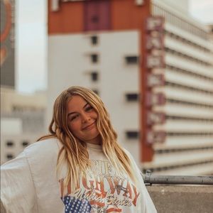 Meet your Posher, Rebi